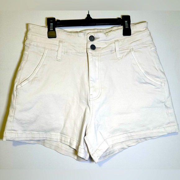 Kut from the Kloth Pants - KUT from the Kloth Jane high rise short white size 8